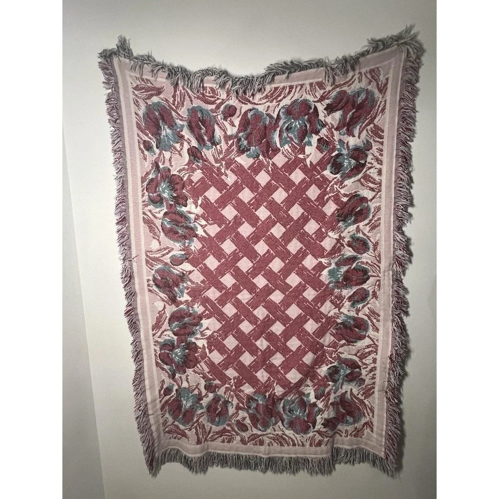 40 by 60 Floral Rose Lattice Tapestry Cross Stitch Throw Blanket with Fringe EUC